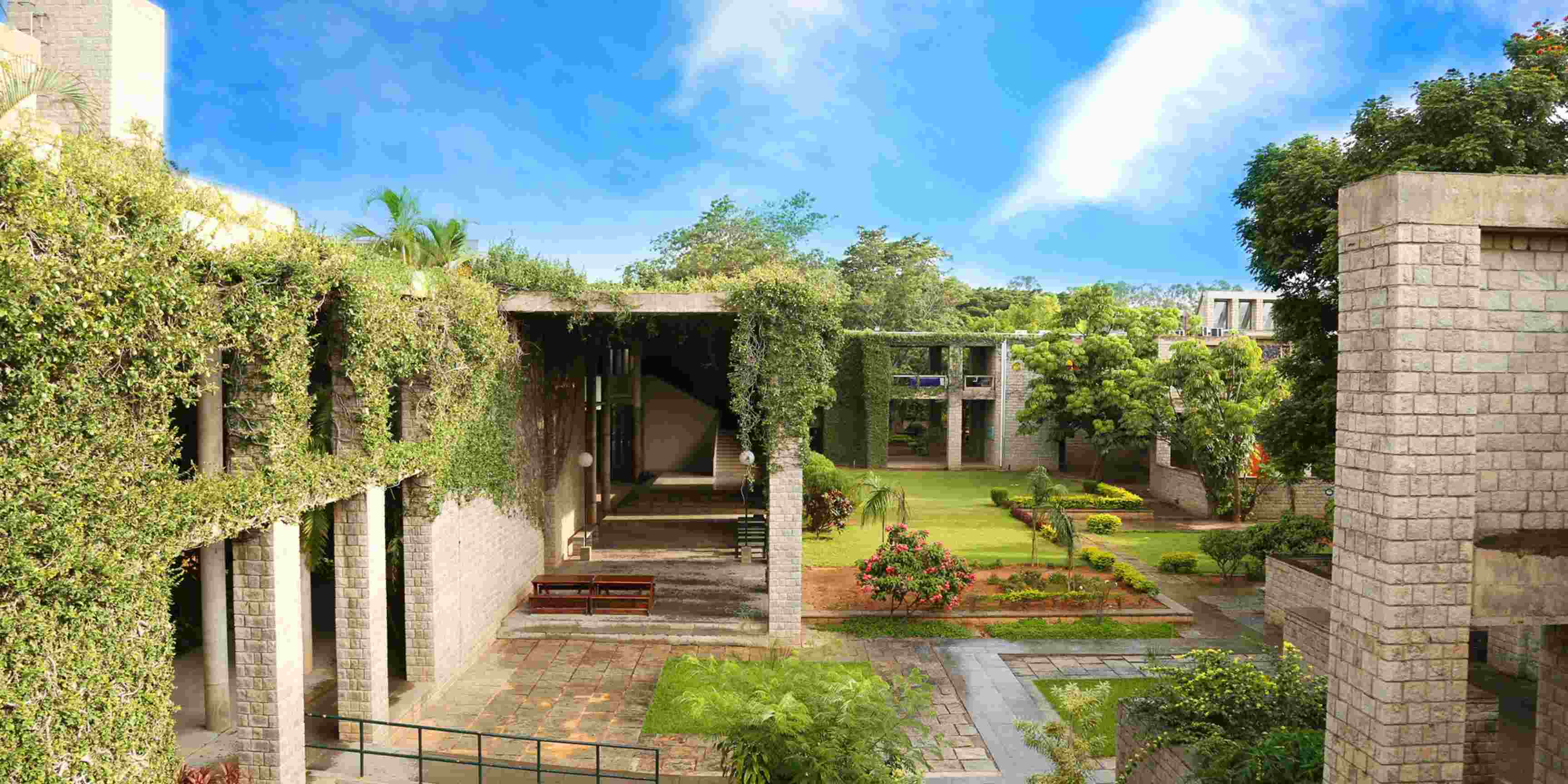 10 Most Beautiful Universities in India
